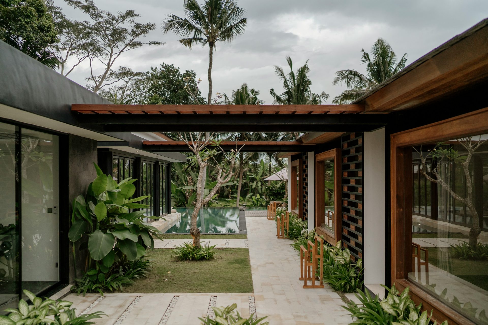 Villa garden walkway